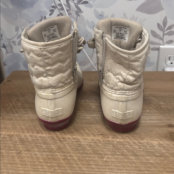 Girls Sperry boots - Picture 3 of 7